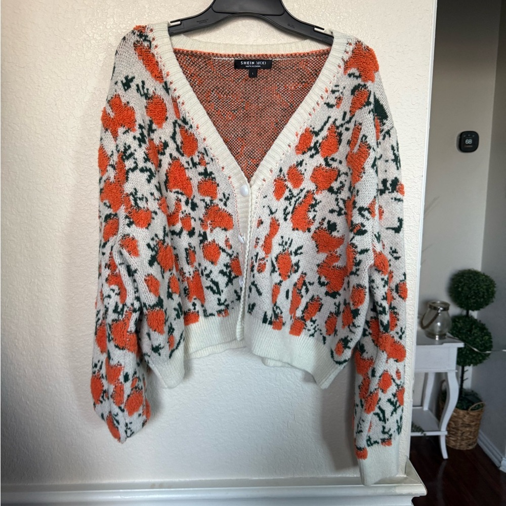 Cream and Orange Floral V-Neck Cropped Cardigan Sweater Large - Picture 2 of 12